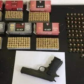 Armi e munizioni, nei guai genero e suocero a Tropea