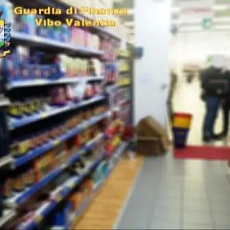 Botti illegali, sequestrati 380 kg di fuochi artificiali