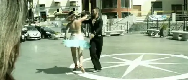 Pizzo nel video di Umberto Tozzi, ma non mancano le critiche