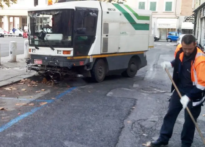 Rende, via allo spazzamento automatizzato in cinque piazze e nel centro storico
