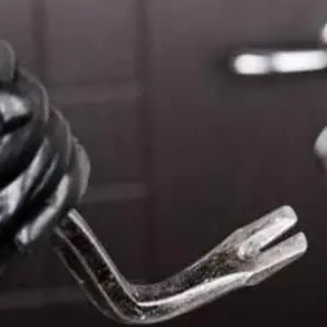 Furto in un’abitazione di Filadelfia, bottino da 5mila euro