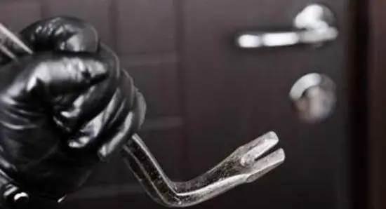 Furto in un’abitazione di Filadelfia, bottino da 5mila euro