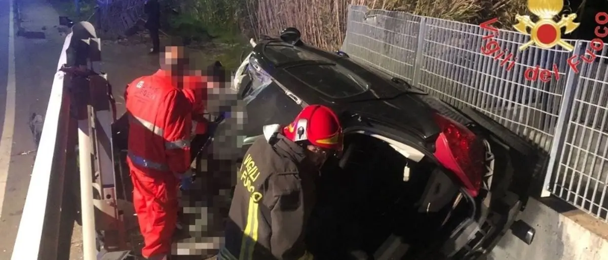 Incidente nel Catanzarese: perdono la vita sulla 106 due cugini di 29 anni