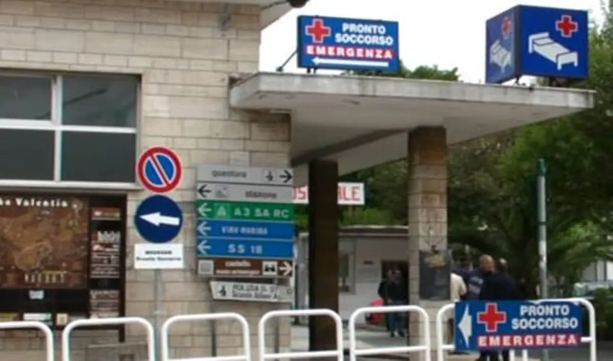 Ospedale Vibo, viene alla luce a cinque mesi ma muore poco dopo