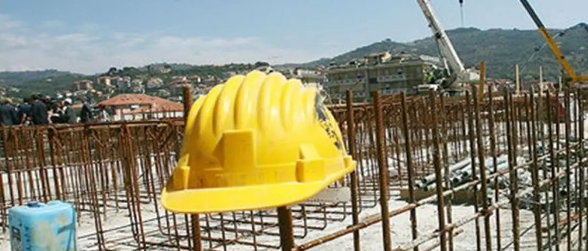 Incidente nel cantiere del nuovo ospedale della Sibaritide: grave un operaio