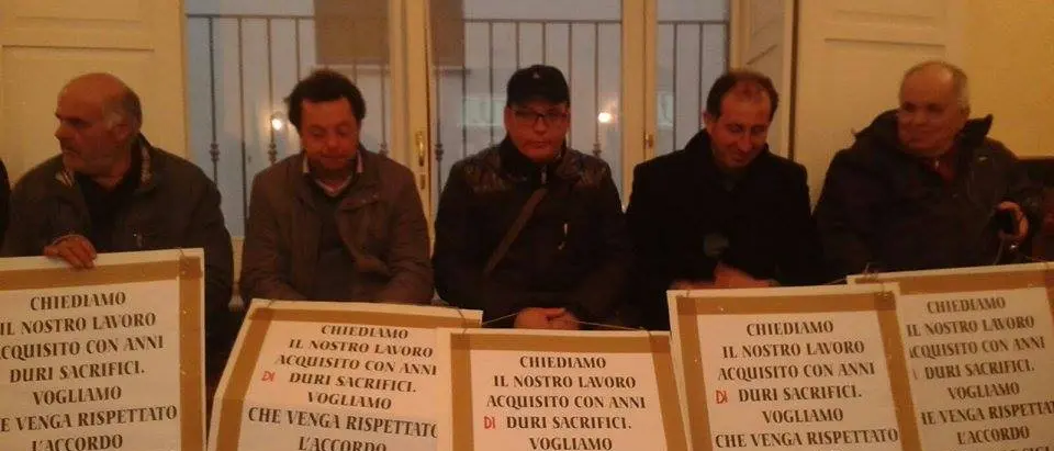 Rifiuti, a Vibo e Mileto operai in agitazione