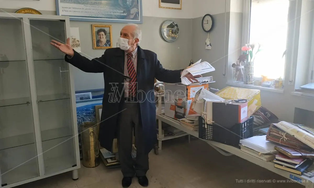 Un’associazione di Pizzo denuncia atti vandalici ma forse è solo l’Asp che la sta “sfrattando” - Video