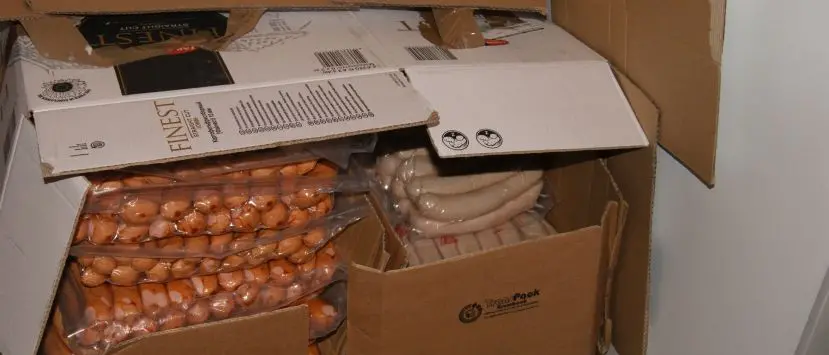 Alimenti scaduti e un lavoratore in nero, sequestrato ristorante di Pizzo - NOME