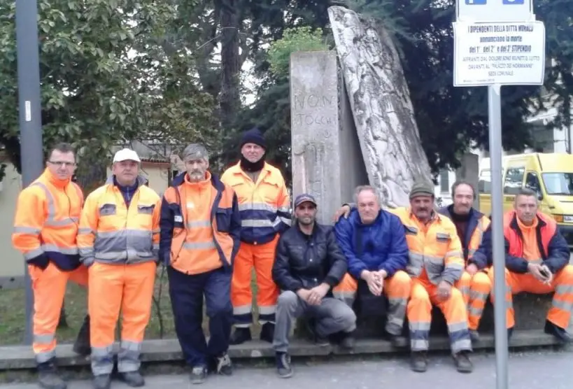 Si ferma la raccolta dei rifiuti a Mileto - VIDEO