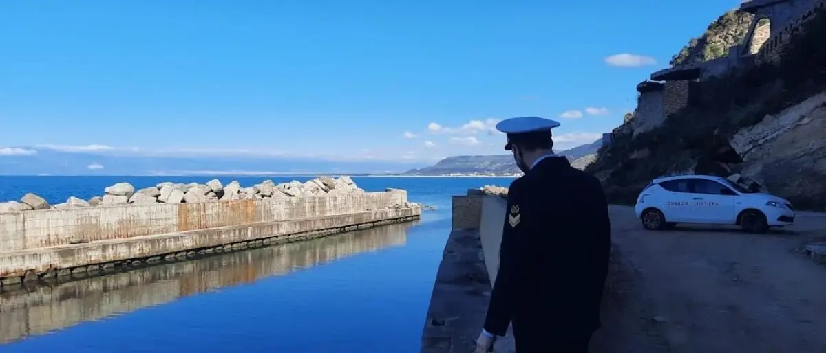 Fogna nel mare di Pizzo: la guardia costiera individua il responsabile