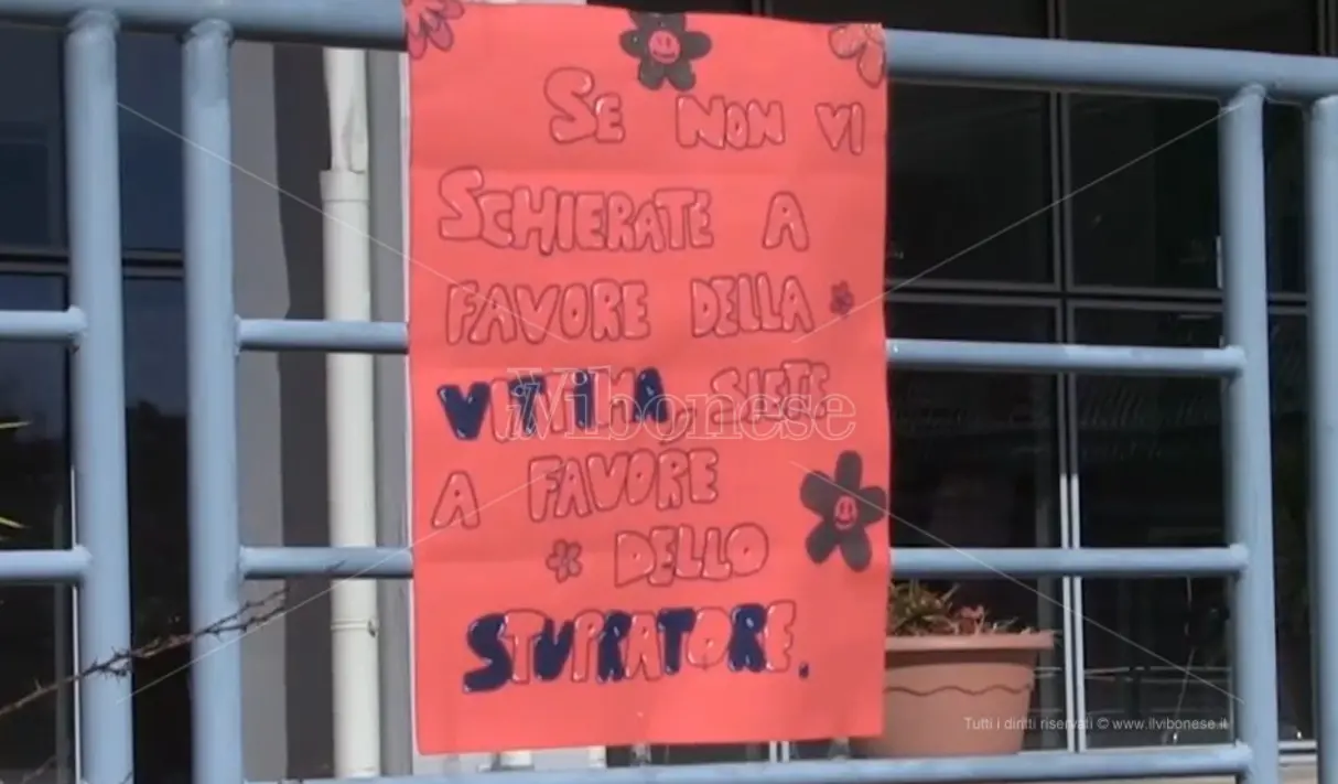 Presunte molestie, indagato docente del liceo scientifico di Castrolibero