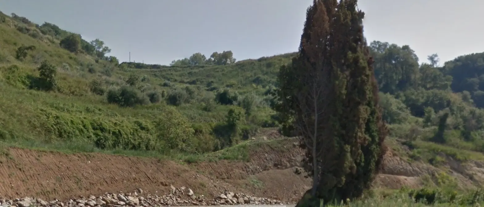 Frode in pubbliche forniture e truffa aggravata, così la “Strada del mare” è morta sul nascere - VIDEO