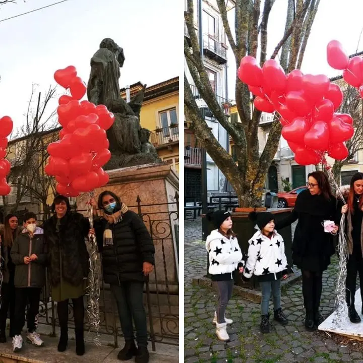 Vibo, palloncini in cielo in ricordo delle vittime del Covid