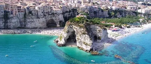 Tropea si mobilità contro il ridimensionamento dell’ospedale - VIDEO