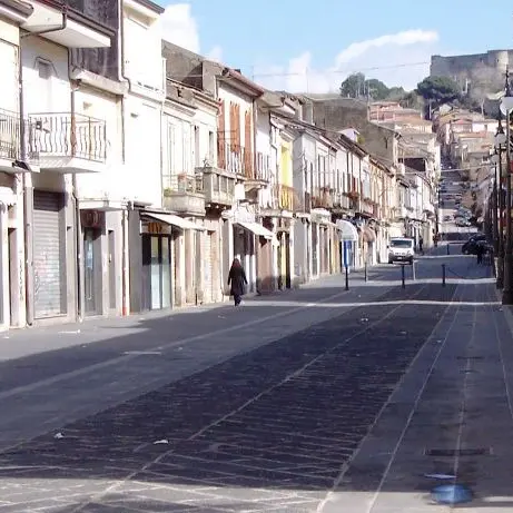 Commercio in crisi, Cisal Vibo: «Si sostengano i negozi locali per i regali di Natale»