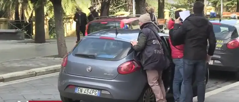 VIDEO | Crack Blue paradise: le immagini degli arresti