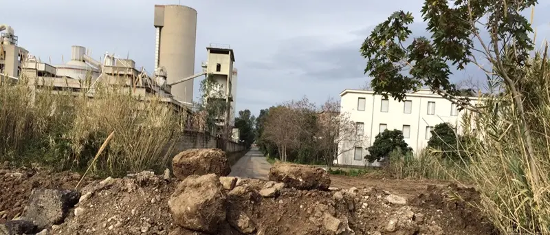 Vibo Marina, via Parodi chiusa: esplode la rabbia di residenti e commercianti