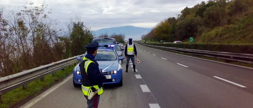 Attività della Polstrada a Pasqua: elevati 48 verbali e ritirate 5 patenti