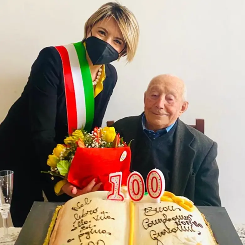 Vibo Valentia festeggia il secolo di vita di nonno Giovanni Russo