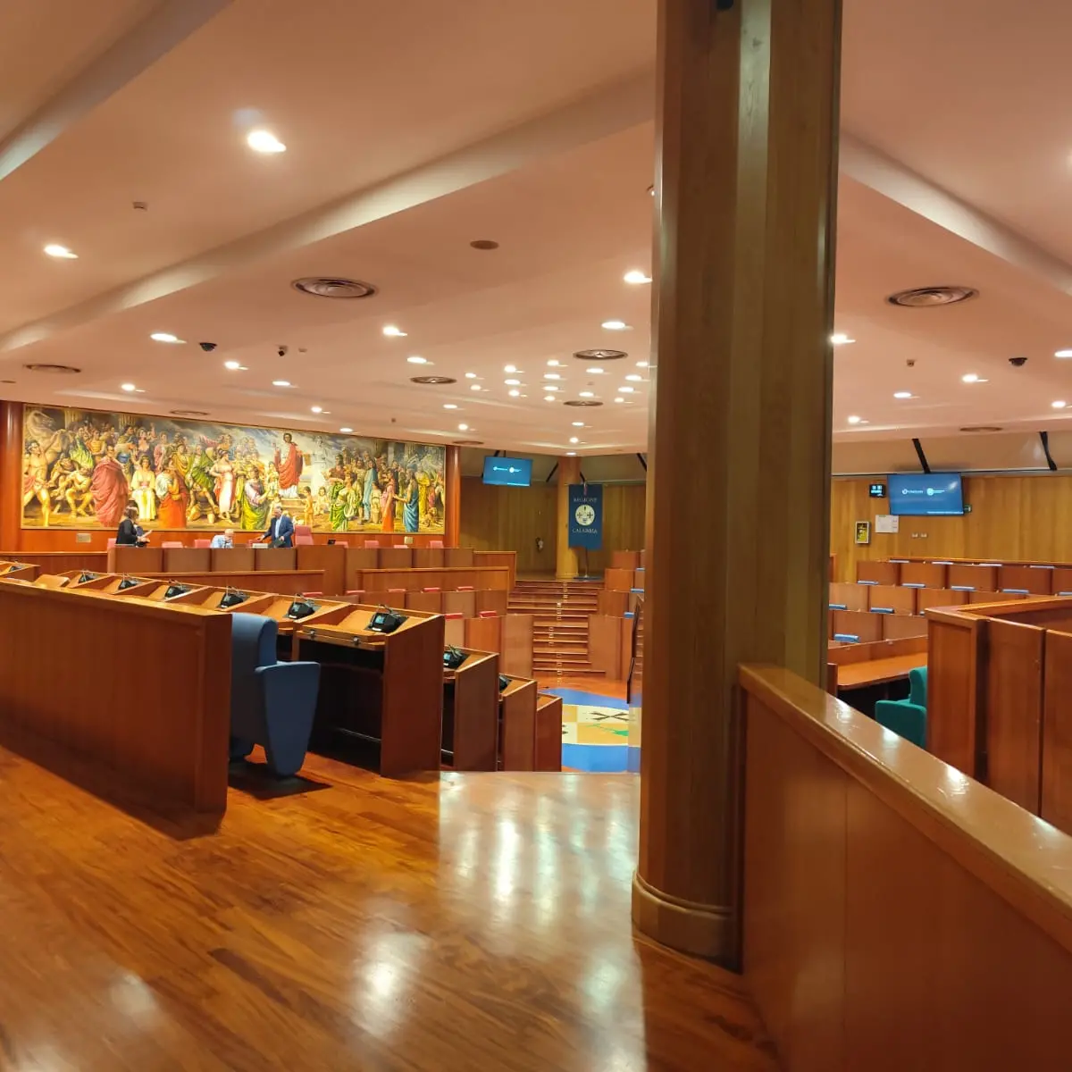 Occhiuto vuole un voto-lampo che rischia di trasformarsi in un referendum: lo strano silenzio di Forza Italia e Fdi\n