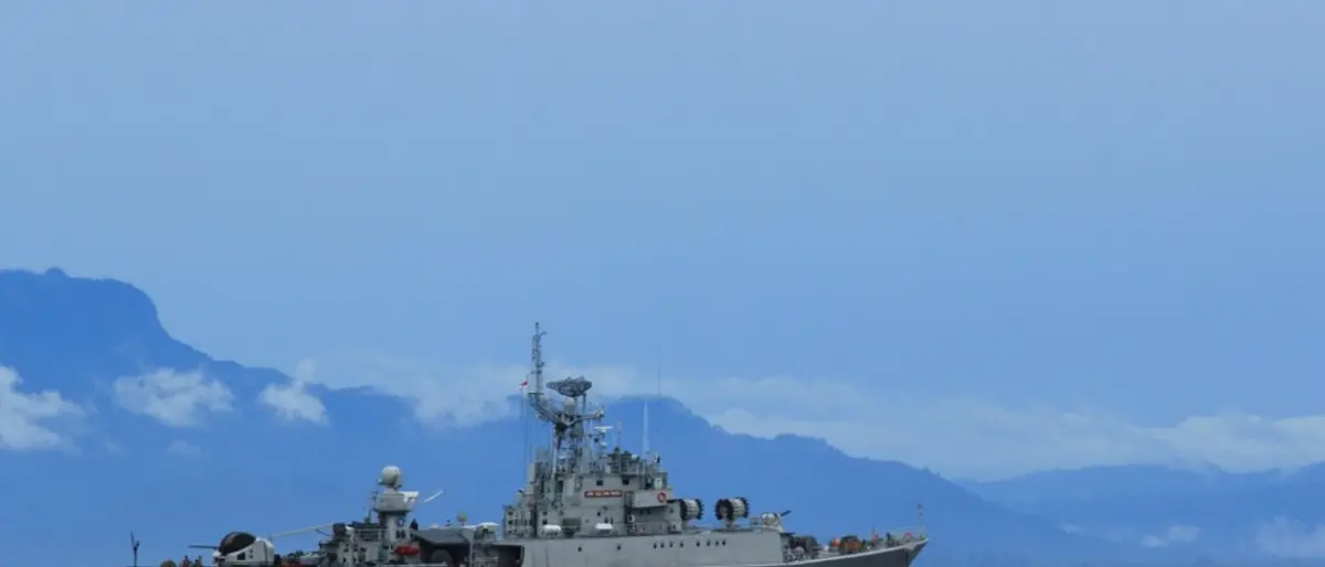 Crisi Ucraina, nave da guerra russa “sfida” l’America davanti alle coste calabresi