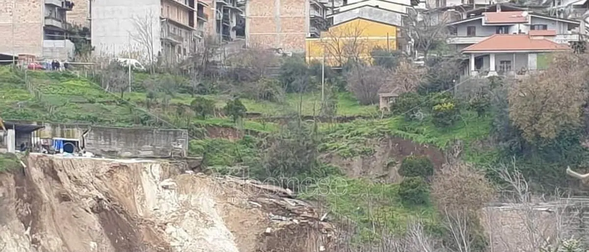 Frana a San Calogero, altre famiglie a rischio evacuazione: chiesto lo stato di calamità naturale