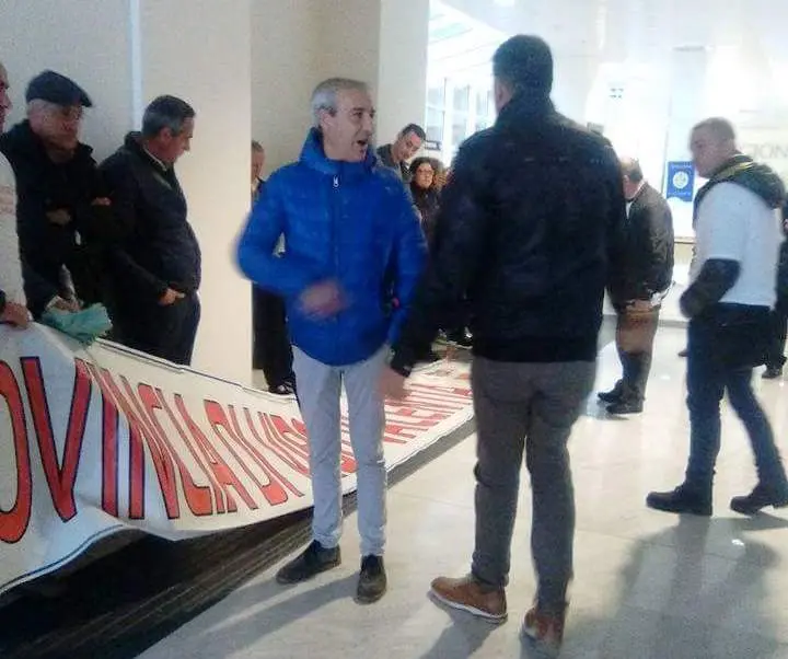 Provincia, la protesta si sposta alla Regione