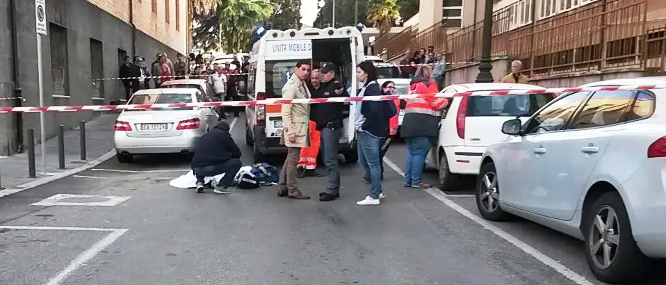 Colpito da malore muore vicino al Comune, inutili i soccorsi