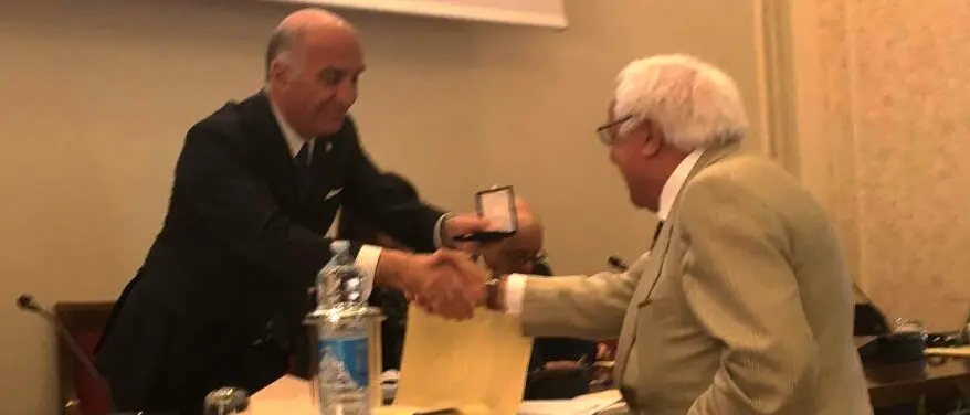 Da 15 anni alla presidenza dell’Aci di Vibo: l’Assemblea generale premia Farfaglia