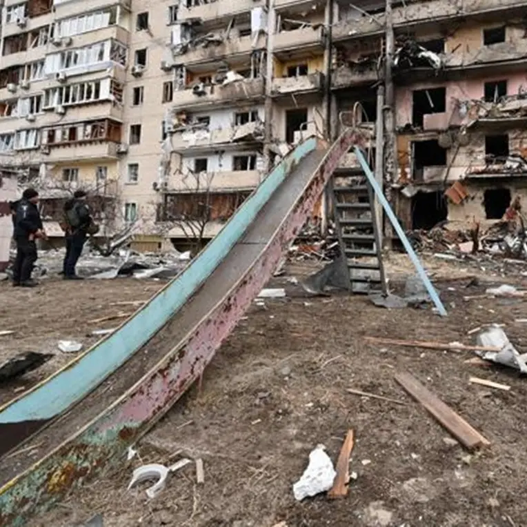 Missili e droni su Kiev, nell’attacco muoiono anche due bambini