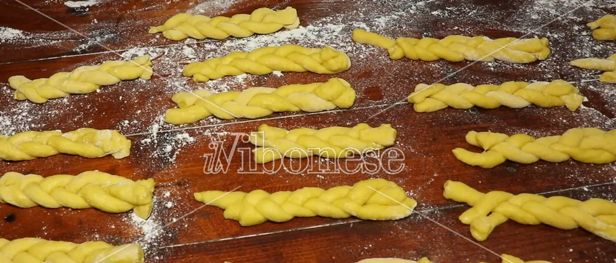 Il “dolce” Carnevale vibonese tra “nacatuli”, chiacchiere e pignolate -Video