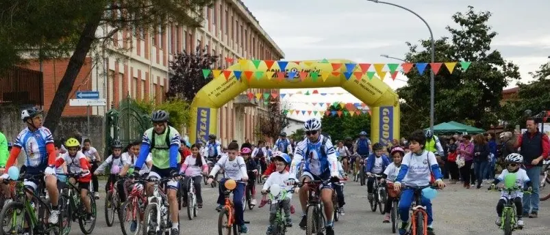 Bimbimbici a San Costantino, una giornata di festa su due ruote
