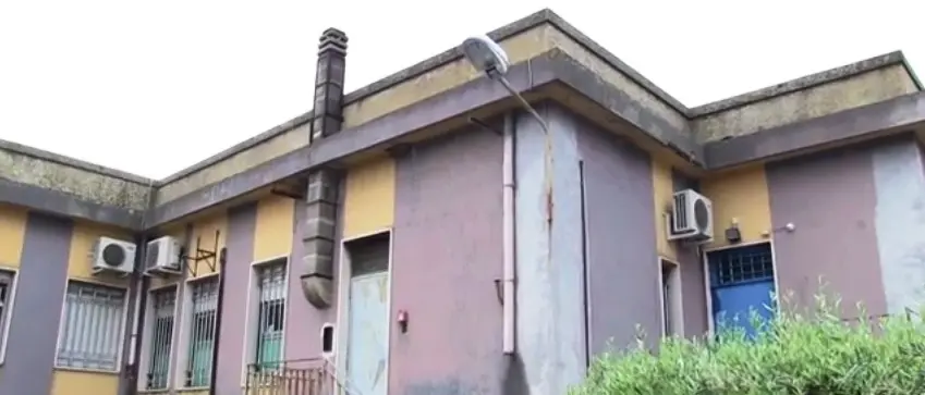 VIDEO | L’ufficio postale di Mileto cade a pezzi