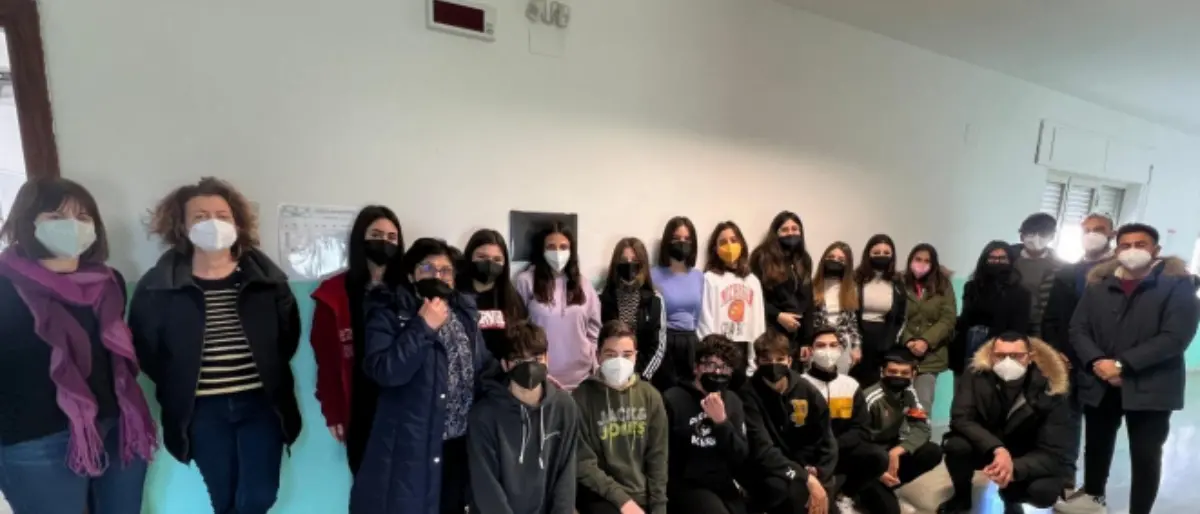 San Costantino Calabro, donata agli studenti la Costituzione spiegata ai ragazzi