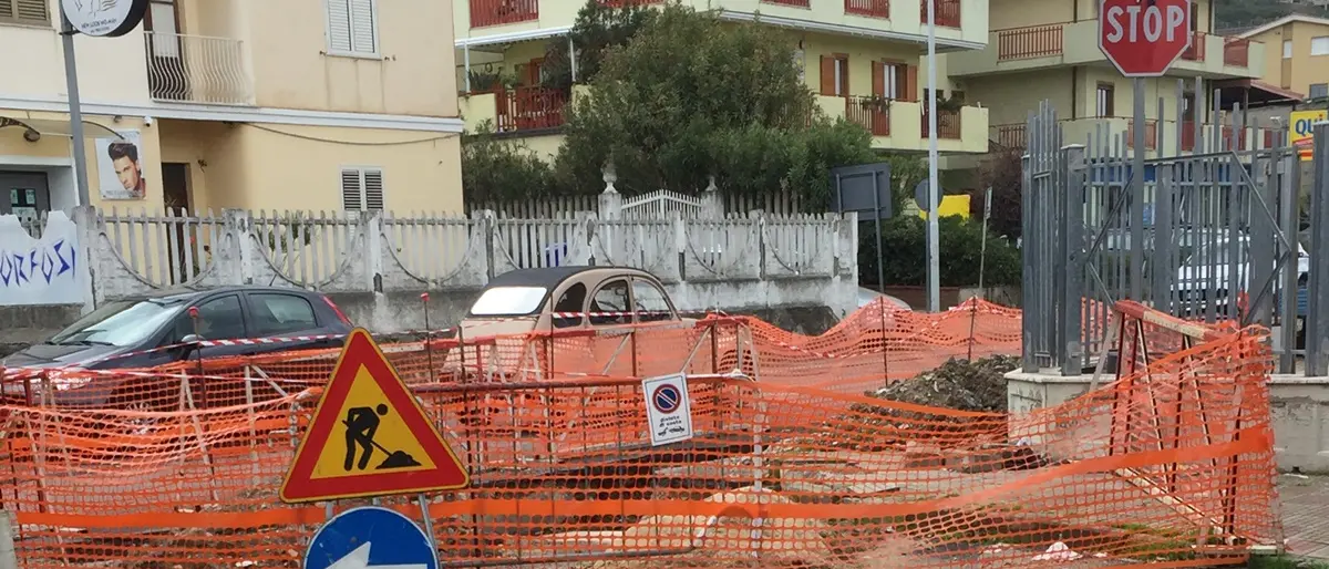 Vibo Marina, quell’enorme scavo abbandonato e divenuto un grave pericolo