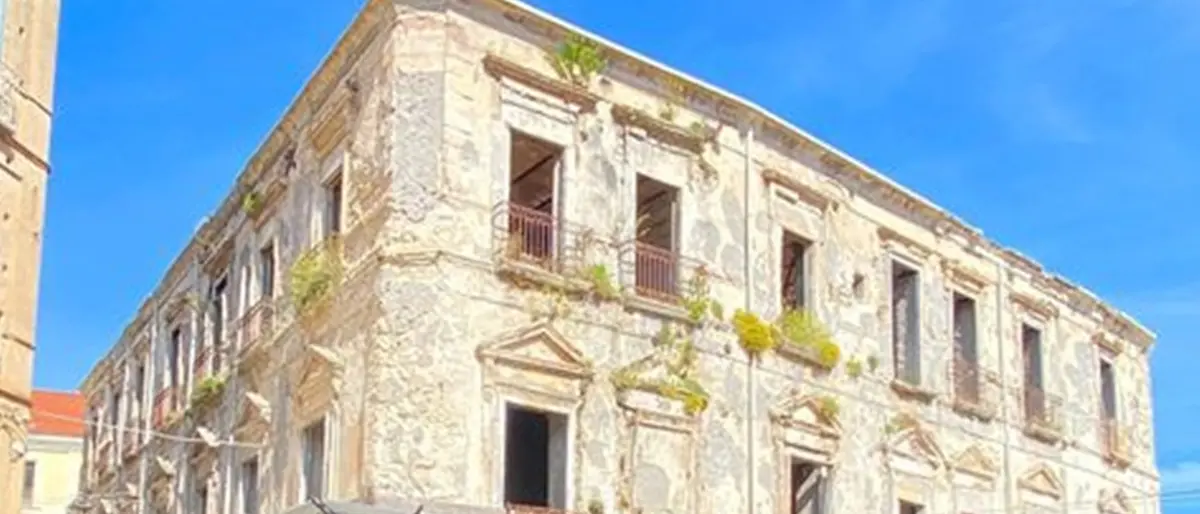 Tropea, Comune: il Consiglio dà il via libera all’acquisto dello storico Palazzo Giffoni
