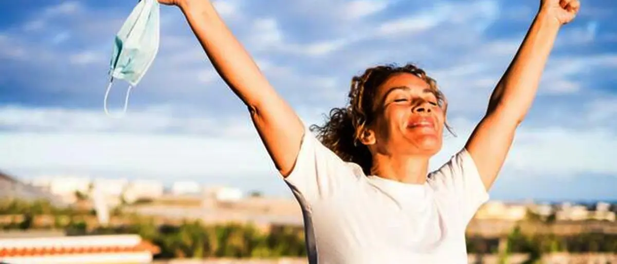 Covid: presto via l’obbligo delle mascherine su bus, treni e ospedali. Ecco quando