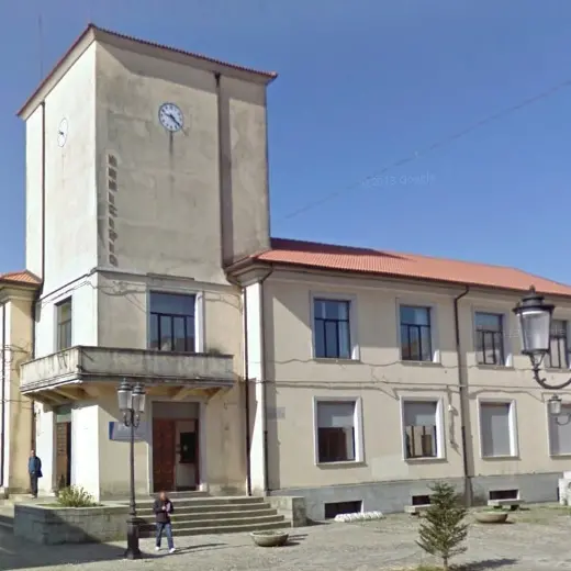 A Serra è già campagna elettorale, parte lo scouting dell'opposizione: manifesto politico anti Barillari e appello a «nuove energie»