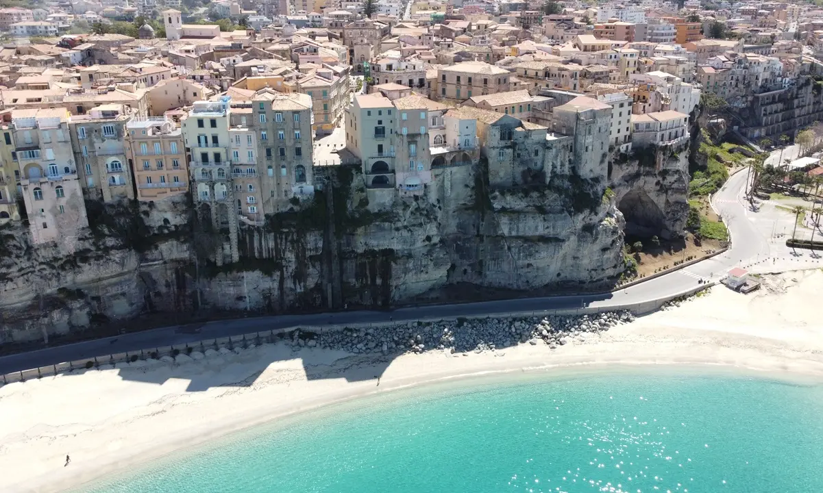 Tropea fa impazzire il web: è il borgo italiano più amato e cercato online