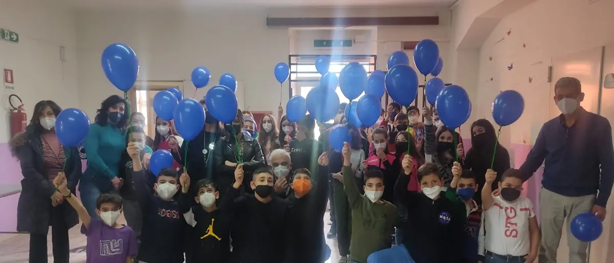 Il Comune di San Gregorio d’Ippona si tinge di blu nella Giornata mondiale dell’autismo