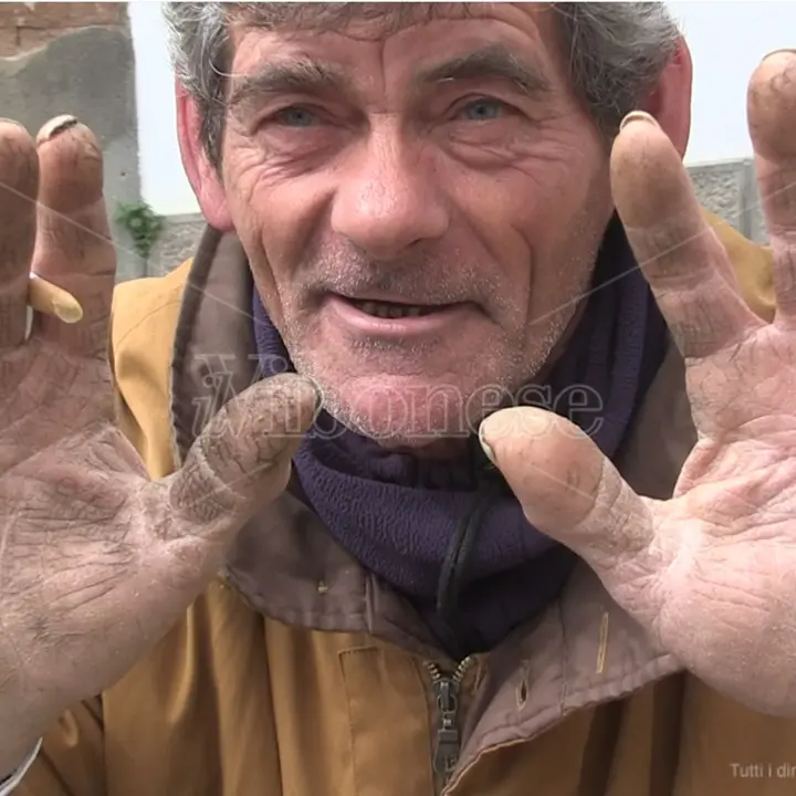 Vibo Marina, tra speranza e rassegnazione: le interviste ai cittadini sulla crisi - Video