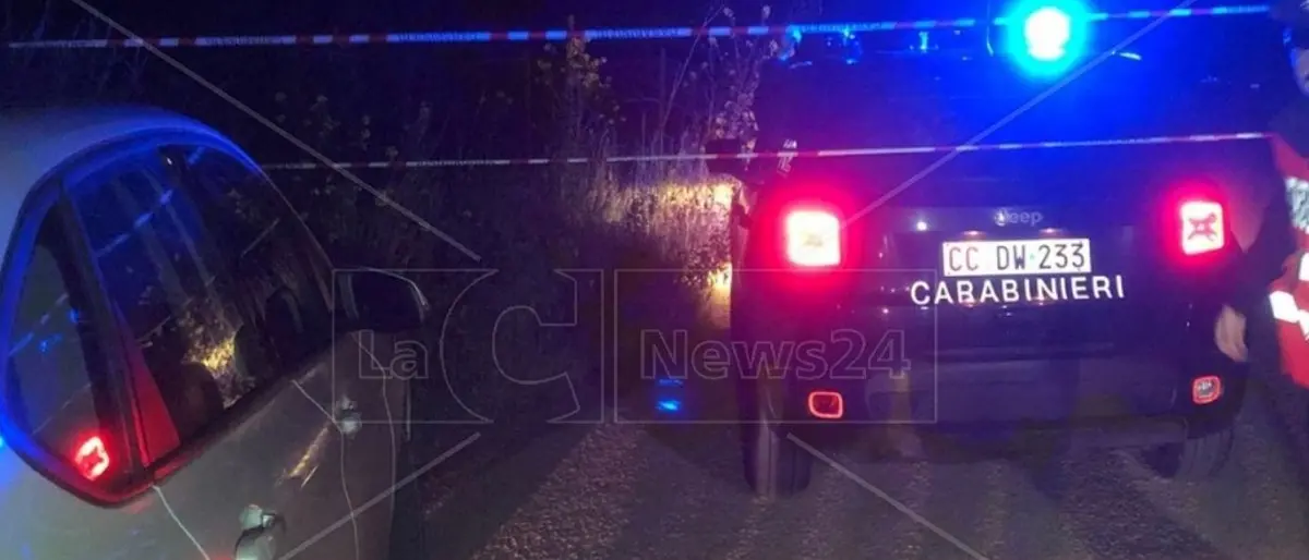 Uccisi e lasciati in auto: lui nel portabagagli e lei al posto del passeggero
