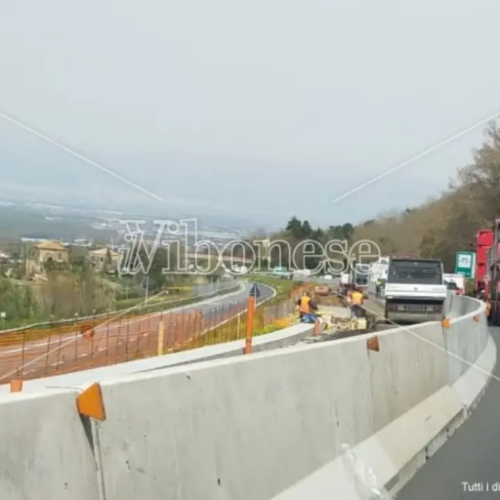 Incidente tra Sant’Onofrio e Pizzo, coinvolti due mezzi: disagi lungo l’A2