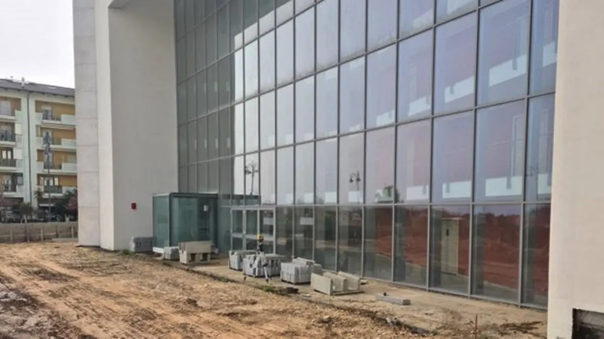 Nuovo teatro di Vibo, si lavora per terminare l’esterno. Russo: «Da noi massima attenzione» - Foto