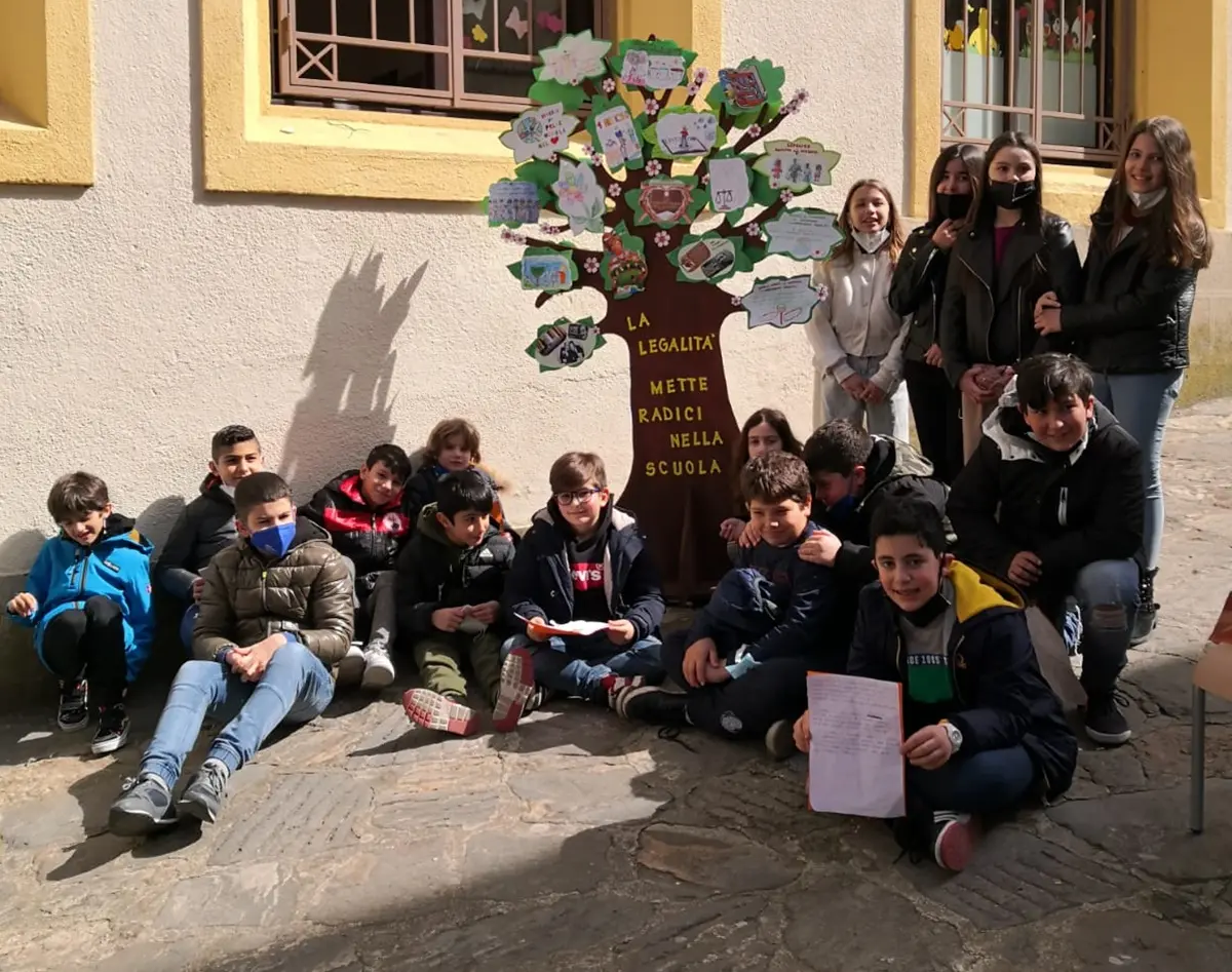 Vibo Valentia, la scuola \"De Amicis\" di accoglie bambini e ragazzi ucraini