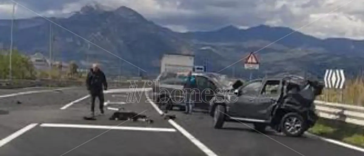 Tragico incidente sulla statale 106 nel Cosentino: due morti