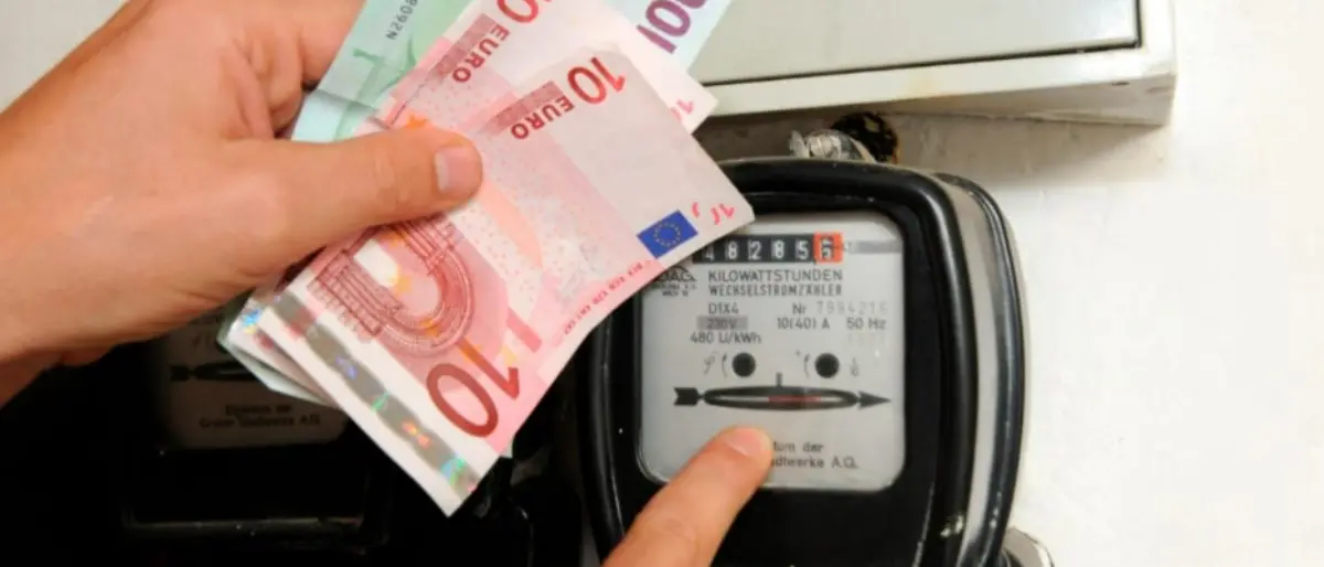 Caro bollette, per luce e gas si stimano rialzi di oltre il 70%