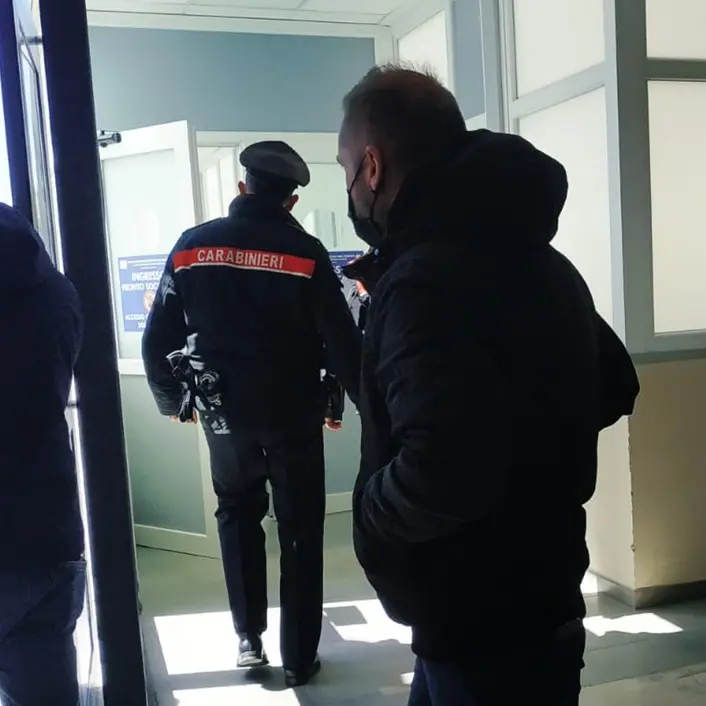 Vibo, altra aggressione all'ospedale: paziente muore e i congiunti si scagliano contro i medici