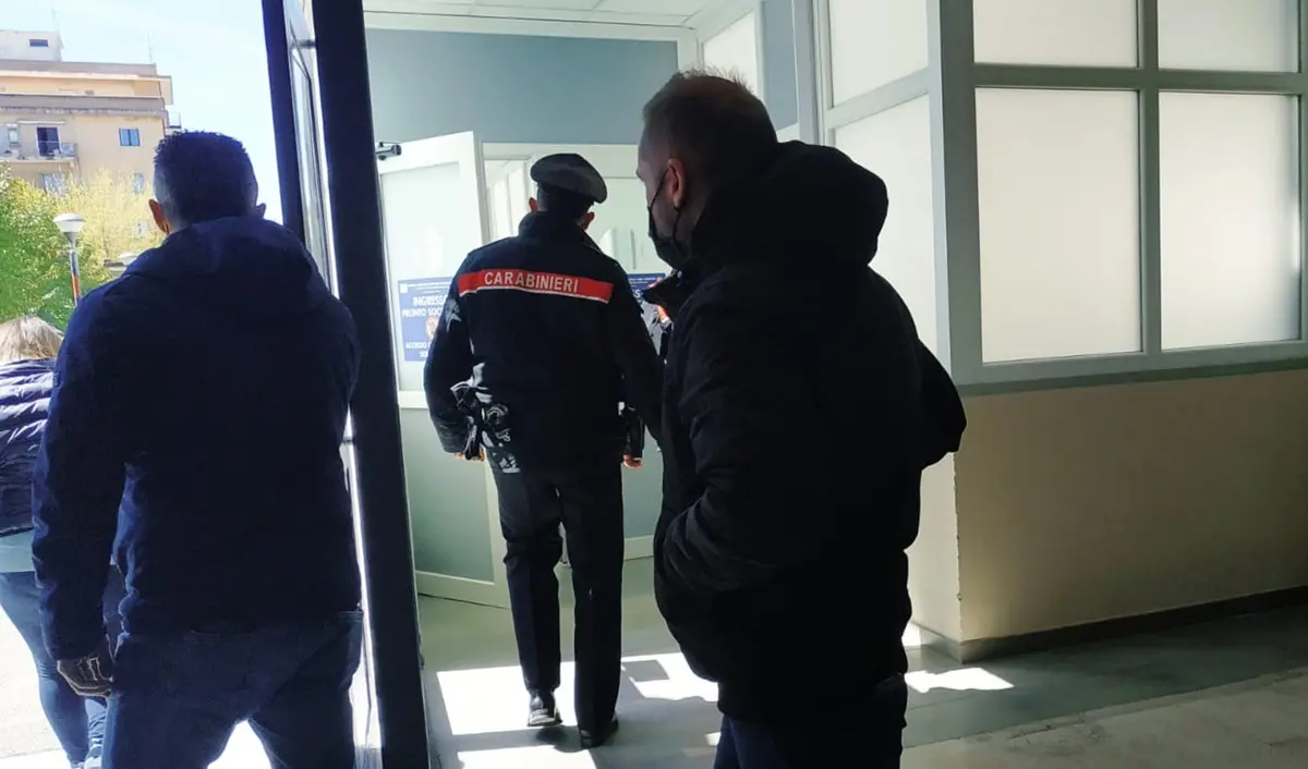Vibo, altra aggressione all'ospedale: paziente muore e i congiunti si scagliano contro i medici
