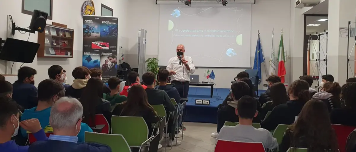 Vibo: al “Berto” si è discusso di subacquea e tutela dell’ambiente marino - Foto